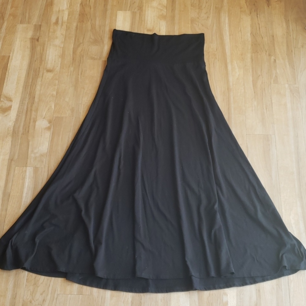 Small LuLaRoe Maxi Skirt Black